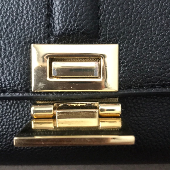 ⭐️Bebe Crossbody/ Wallet ⭐️ - Picture 5 of 5